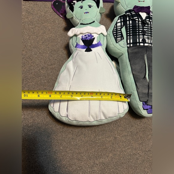 NEW! Frankenstein & Bride of Frankenstein 17” Pillow/ Plush Set HALLOWEEN Decor